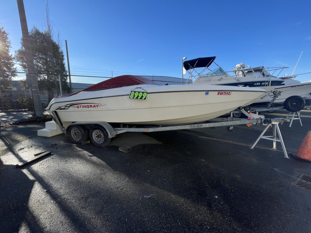 STINGRAY 220SX MODEL YEAR 2001