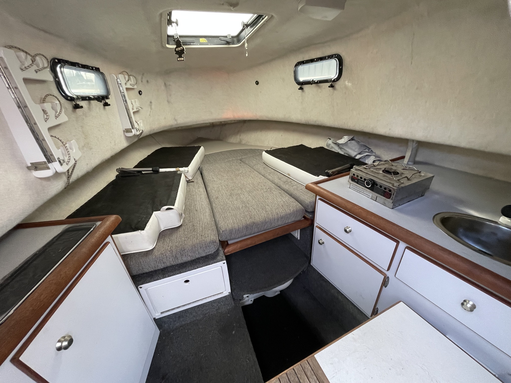 BAYLINER 2352 MODEL YEAR 1999 - Image 4
