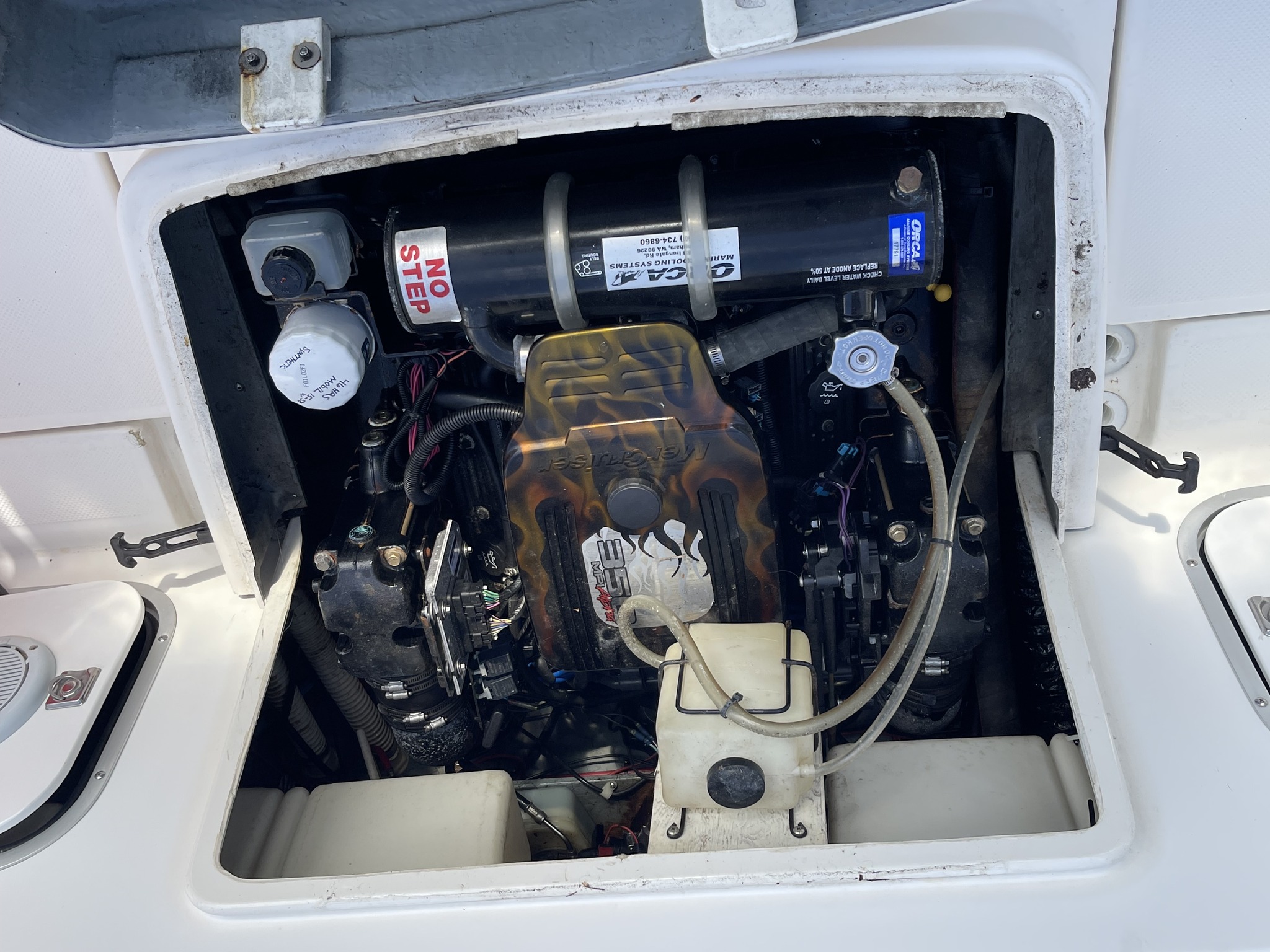 BAYLINER 2352 MODEL YEAR 1999 - Image 10